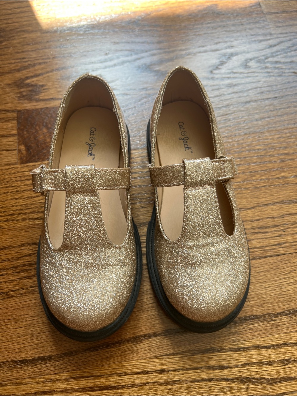 Cat & Jack Girls' Glitter T-Strap Dress Shoes in Gold